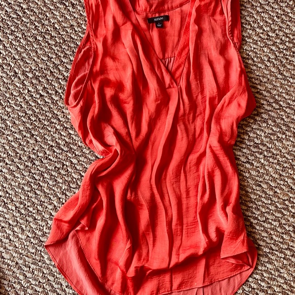 Alfani🚨🚨🚨sale🚨🚨🚨
Petite V-Neck Tank Top - Picture 4 of 5